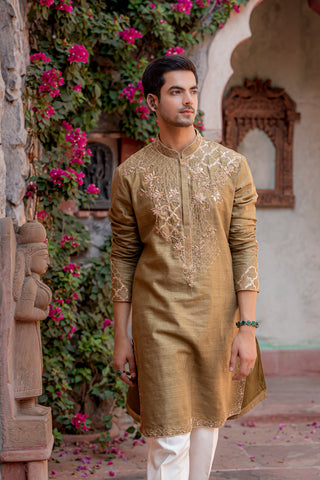 Green Kurta Set With Geometric Embroidery And Sequins Work